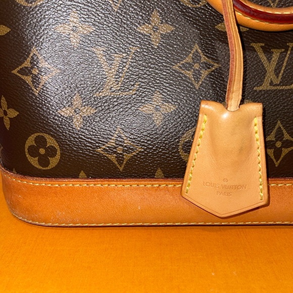 Louis Vuitton Alma PM Bag - Picture 3 of 14